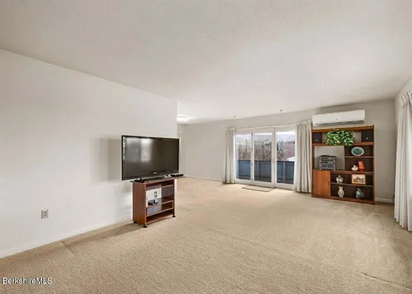 $469,900 | 59 Joan Drive, Pittsfield, MA 01201