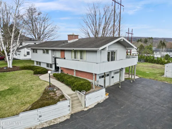 $469,900 | 59 Joan Drive, Pittsfield, MA 01201