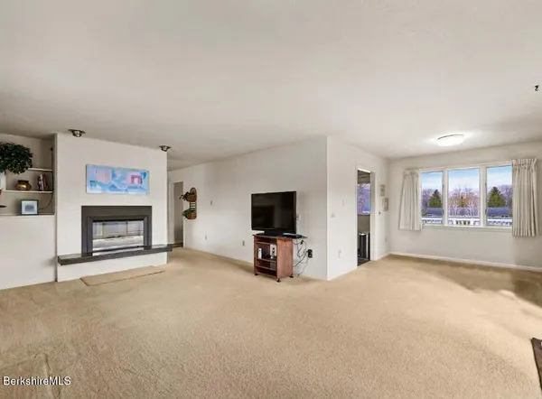 $469,900 | 59 Joan Drive, Pittsfield, MA 01201