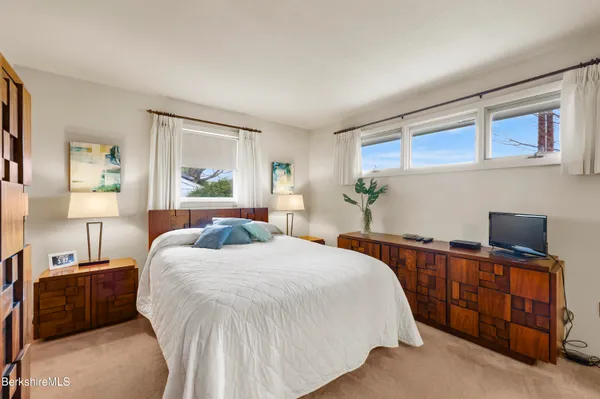 $469,900 | 59 Joan Drive, Pittsfield, MA 01201