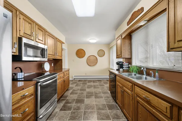 $469,900 | 59 Joan Drive, Pittsfield, MA 01201