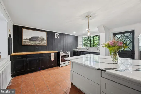 $359,900 | 212 West 24th Street, Chester, PA 19013