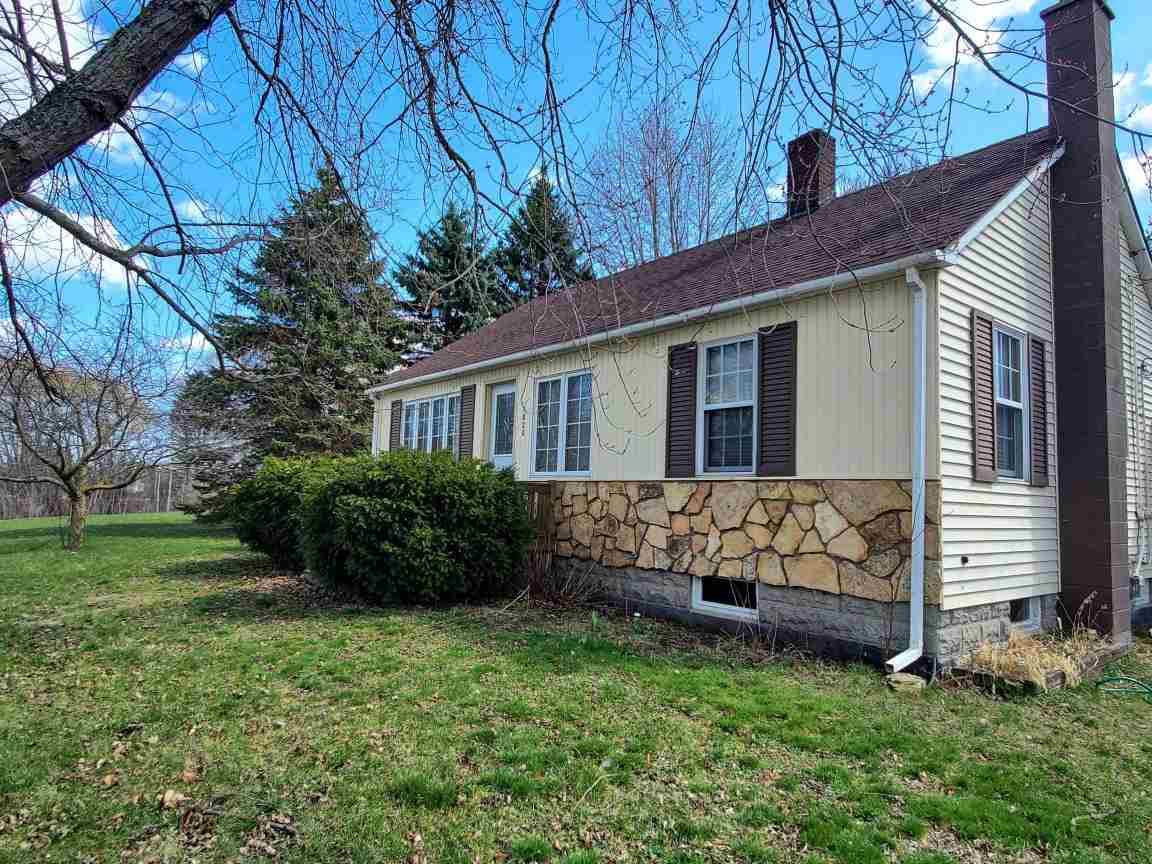 1820 East River Road Kawkawlin, MI 48631 - Photo 3 of 31