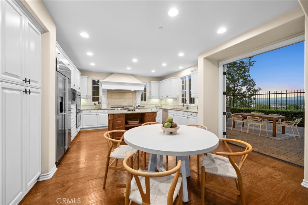 46 Silhouette Irvine, CA 92603 - Photo 10 of 42 a view of a dining room with furniture