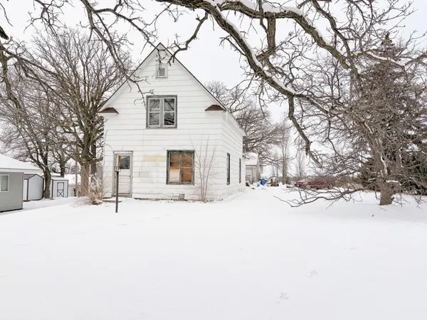 $89,900 | 522 Central Street East, Detroit Lakes, MN 56501