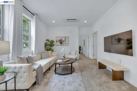 $1,598,888 | 5700 Central Parkway, Unit 202, Dublin, CA 94568