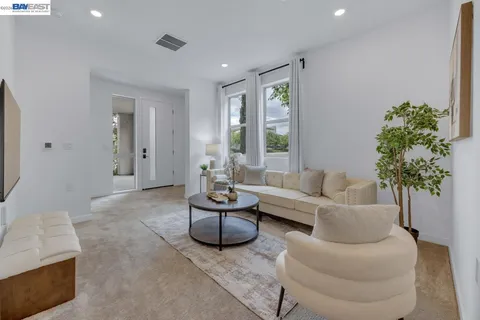$1,598,888 | 5700 Central Parkway, Unit 202, Dublin, CA 94568