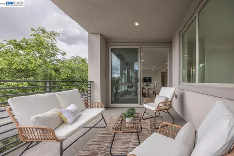 $1,598,888 | 5700 Central Parkway, Unit 202, Dublin, CA 94568