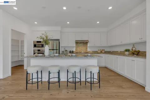 $1,598,888 | 5700 Central Parkway, Unit 202, Dublin, CA 94568