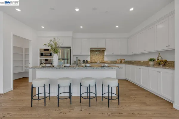 $1,598,888 | 5700 Central Parkway, Unit 202, Dublin, CA 94568