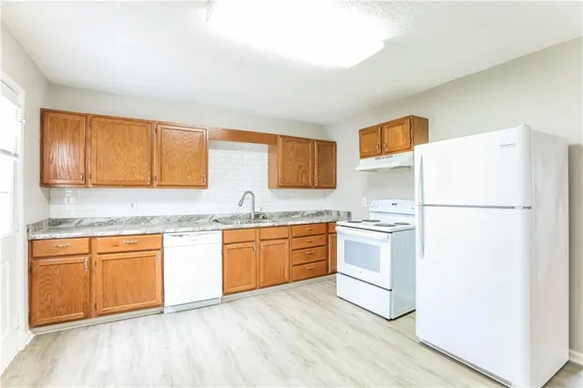 $1,699 | 18003 East 12th Street North, Independence, MO 64056