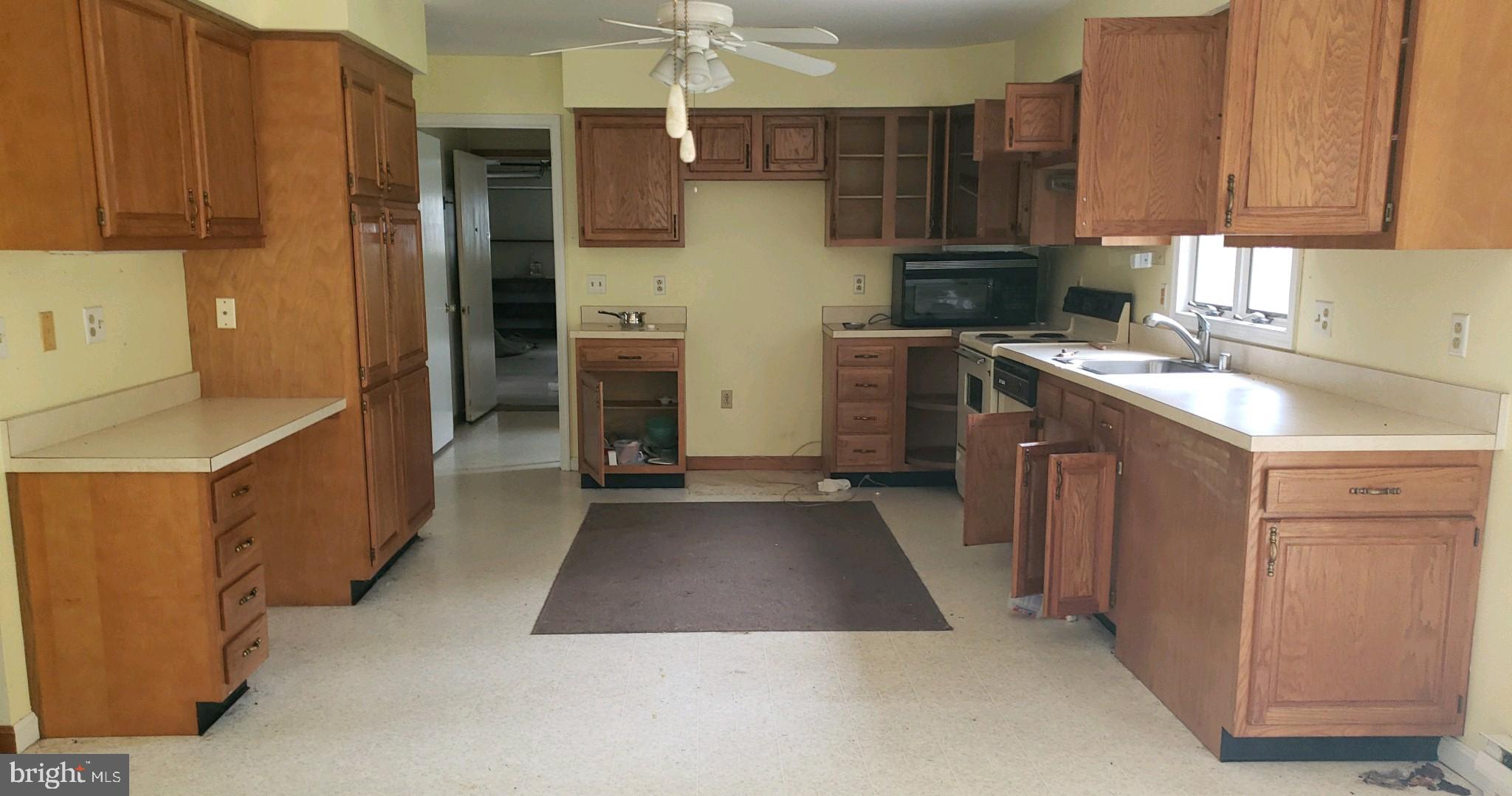 3547 Water Tank Road Manchester, MD 21102 - Photo 10 of 43 Kitchen