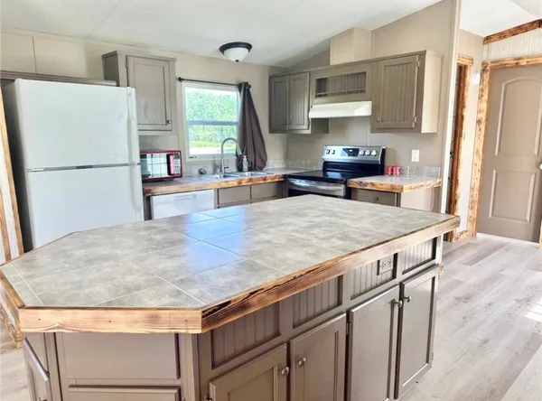 $1,425 | 15607 Atwood Lane, Crosby, TX 77532