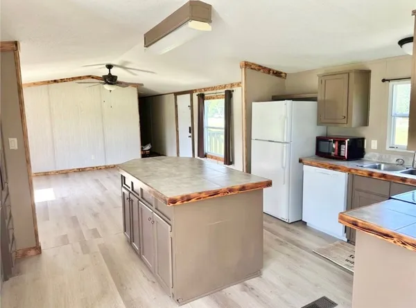 $1,425 | 15607 Atwood Lane, Crosby, TX 77532