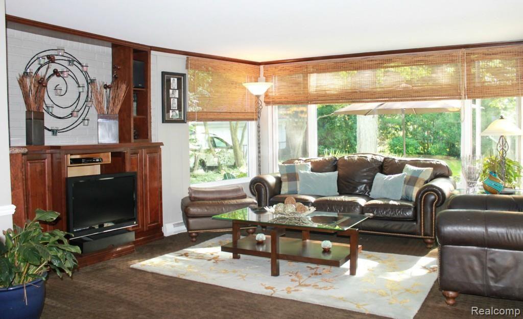 1019 Whittier Road Grosse Pointe, MI 48230 - Photo 12 of 32 Whittier 1019 013.jpg