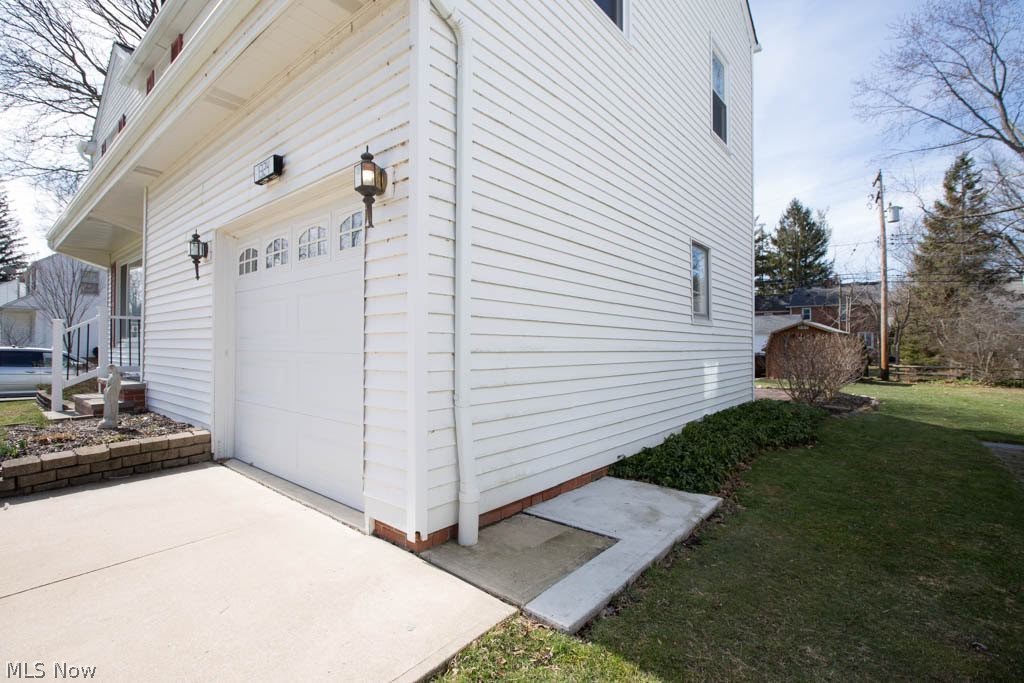 1324 Croyden Road Lyndhurst, OH 44124 - Photo 24 of 35