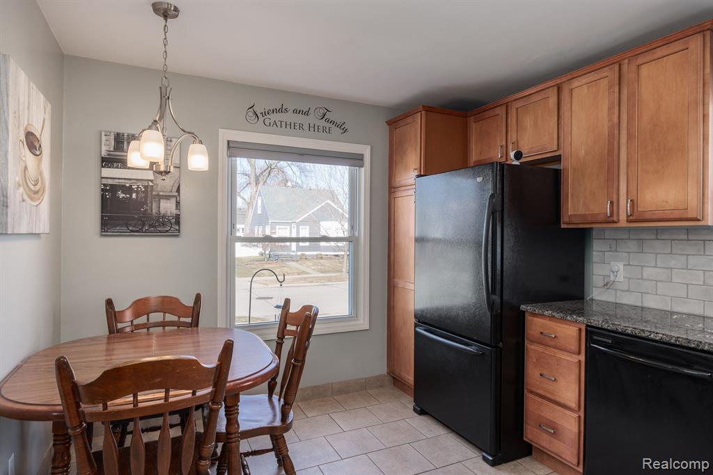 480 Roth Boulevard Clawson, MI 48017 - Photo 7 of 34