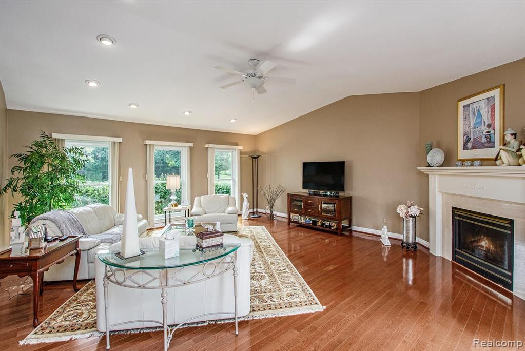 3426 Hadden Road Rochester, MI 48306 - Photo 14 of 44