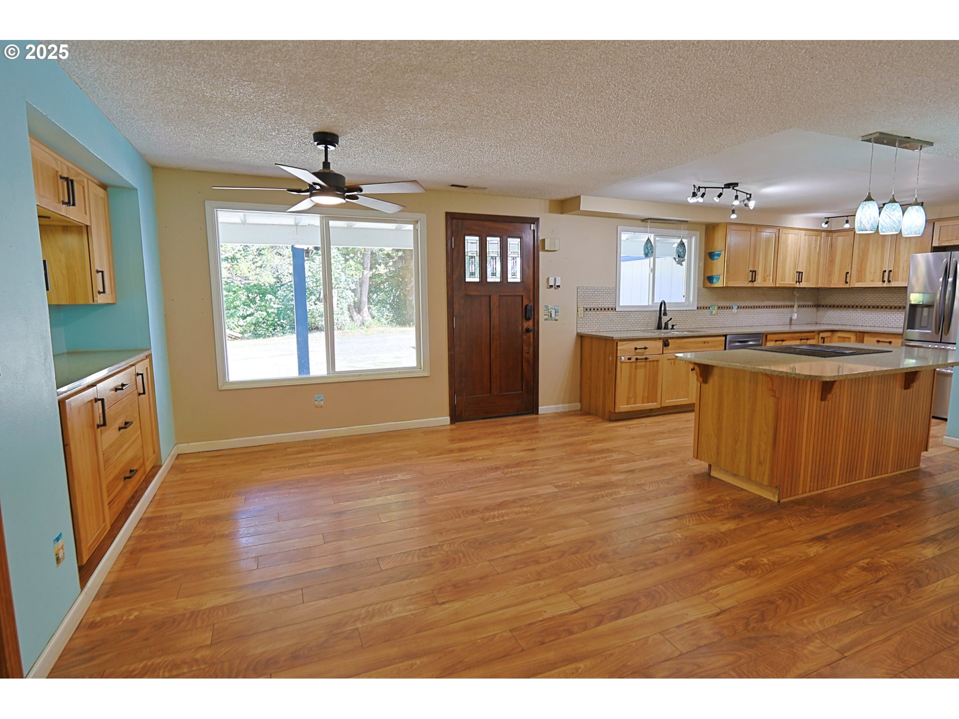 60031 Fairview Road Coquille, OR 97423 - Photo 7 of 48 Kitchen/Dining Room