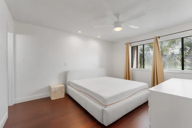 $225,000 | 4489 Luxemburg Court, Unit 306, Lake Worth, FL 33467