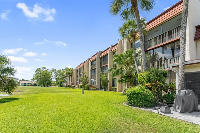 $225,000 | 4489 Luxemburg Court, Unit 306, Lake Worth, FL 33467