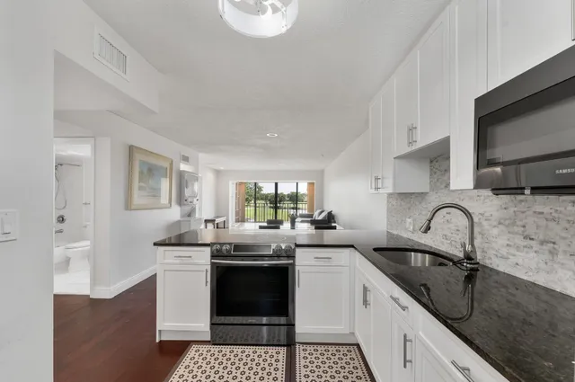 $225,000 | 4489 Luxemburg Court, Unit 306, Lake Worth, FL 33467