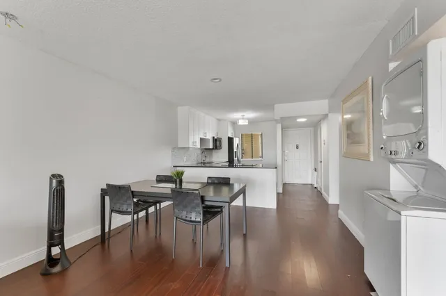 $225,000 | 4489 Luxemburg Court, Unit 306, Lake Worth, FL 33467