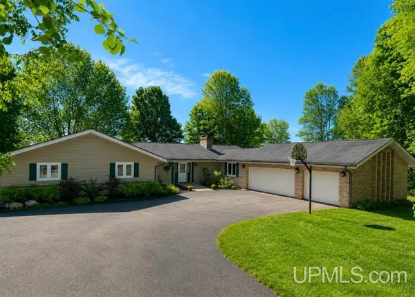 $950,000 | 9012 Highway 64, Marenisco, MI 49947