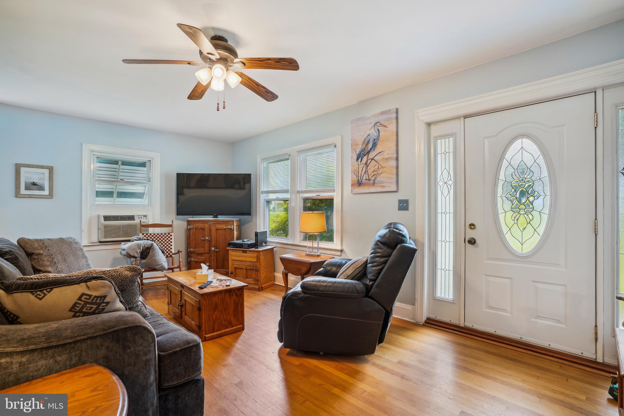 946 Washington Road Westminster, MD 21157 - Photo 4 of 36 Gallery Image 4
