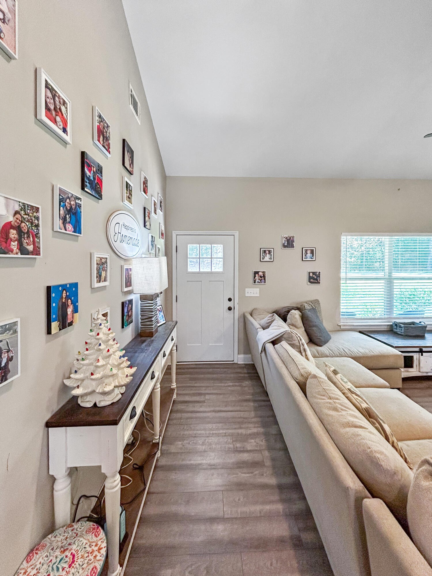 421 Beamer Road Southwest Calhoun, GA 30701 - Photo 4 of 23 IMG_1937