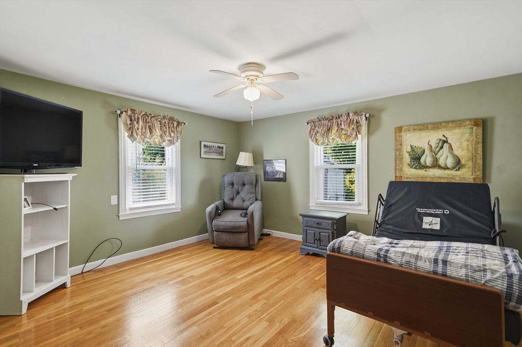 36 Glenn Road Lowell, MA 01852 - Photo 23 of 39