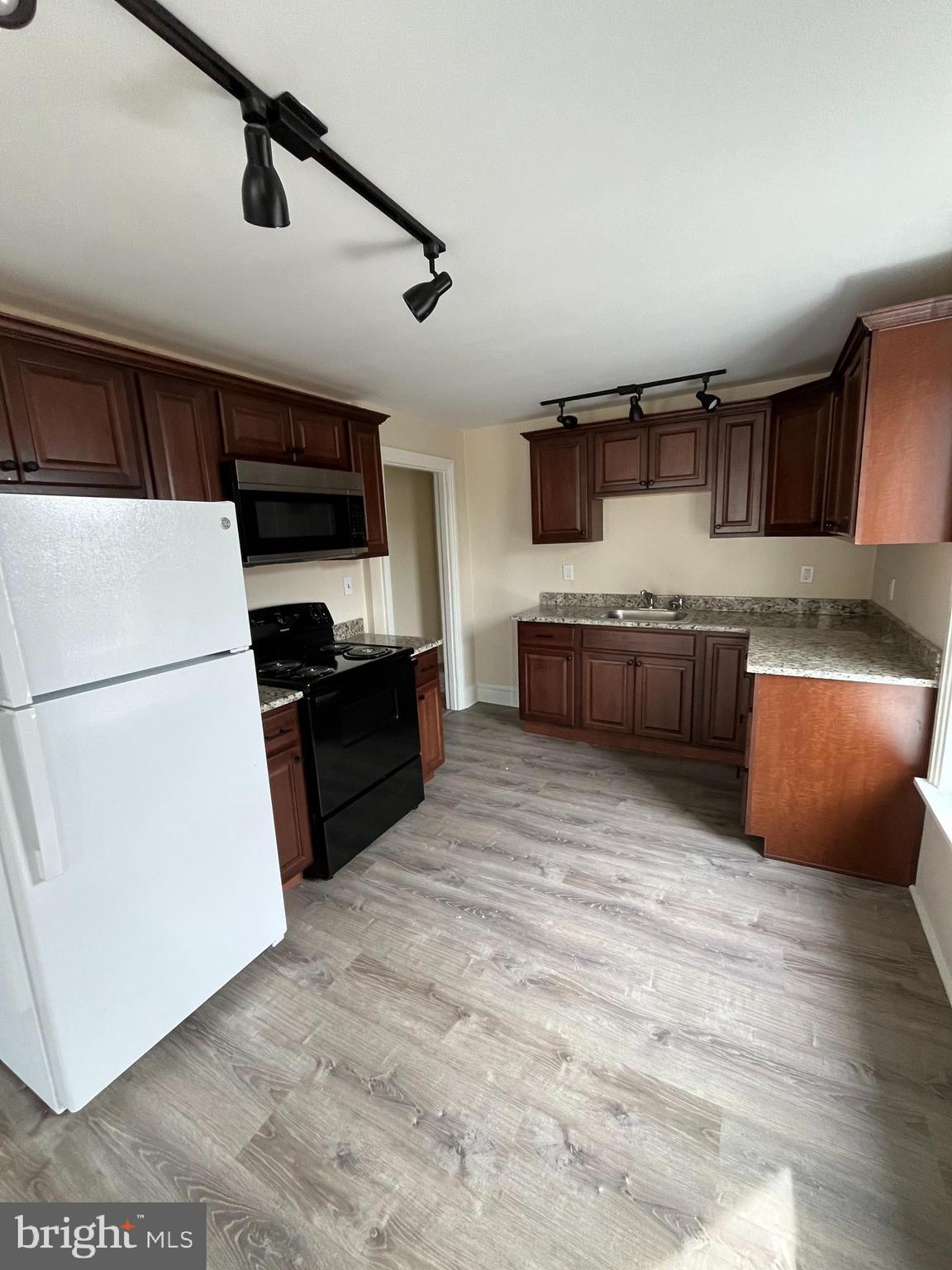 30 4th Street Pennsburg, PA 18073 - Photo 8 of 12