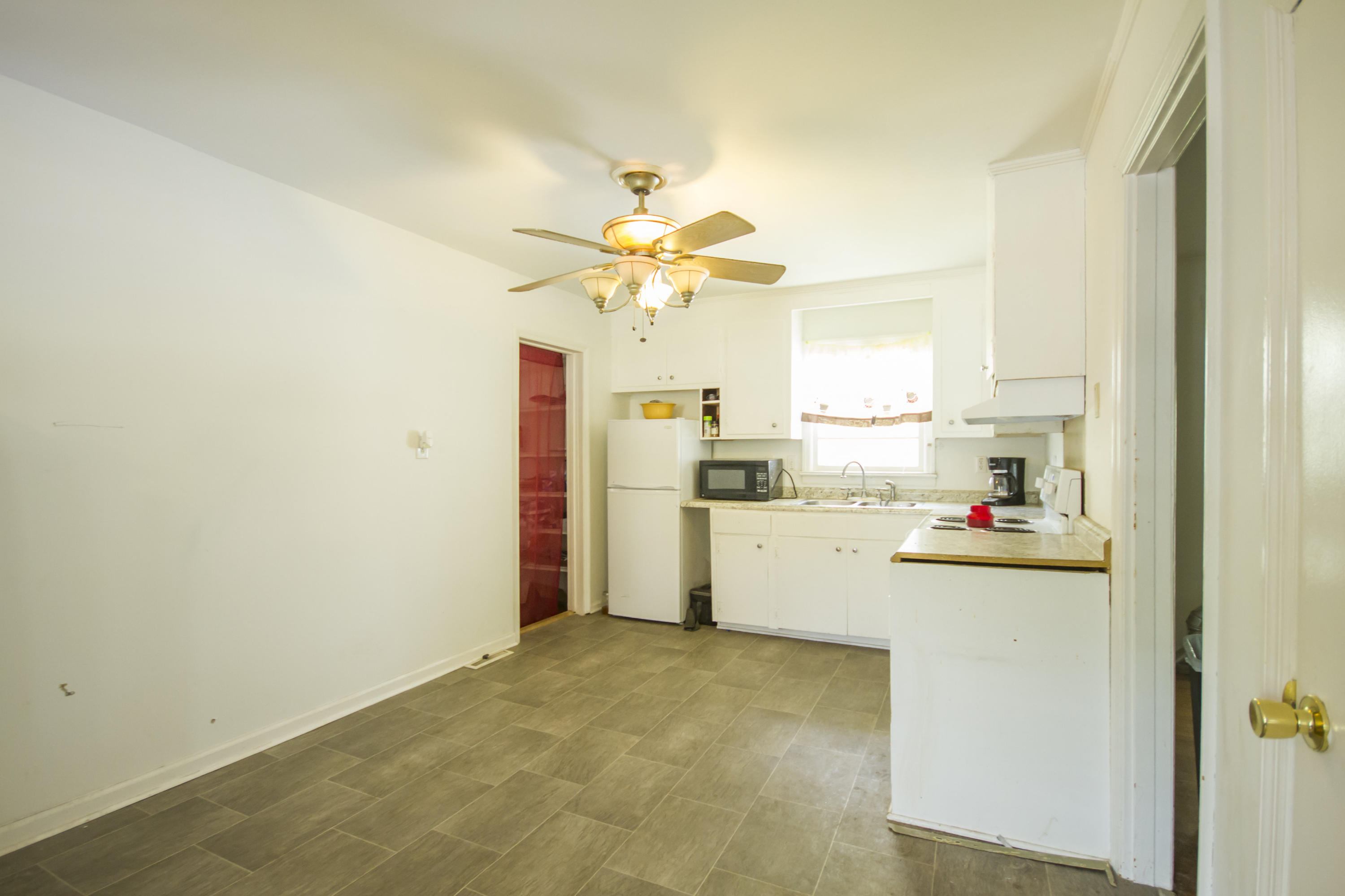 1071 Harbor View Road Charleston, SC 29412 - Photo 14 of 35 1071 Harborview-1071 Harborview-0011