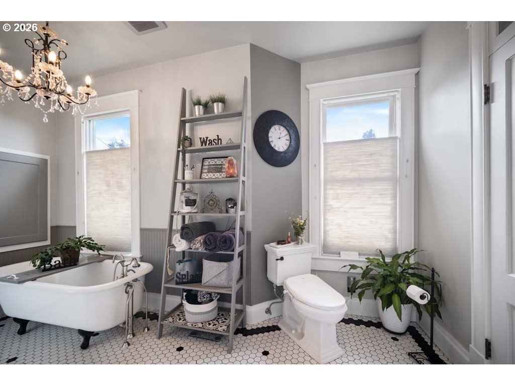 610 Ruckman Avenue Imbler, OR 97841 - Photo 15 of 45 Bathroom