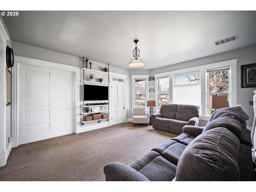 610 Ruckman Avenue Imbler, OR 97841 - Photo 23 of 45 Great Room