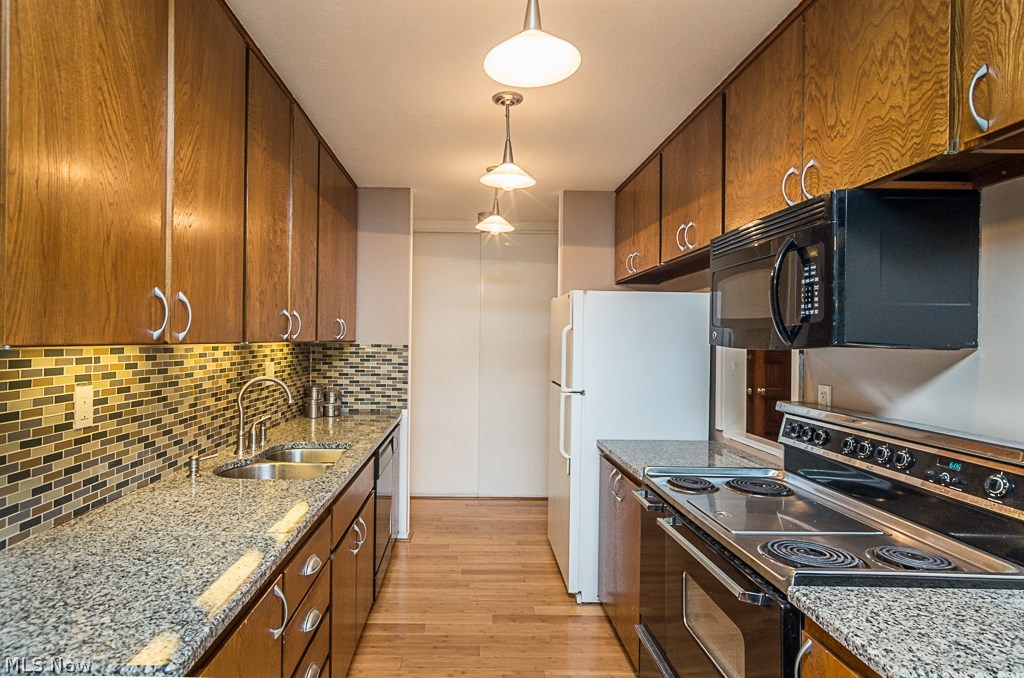 12213 Windcliff Road Strongsville, OH 44136 - Photo 7 of 26 Gallery Image 7