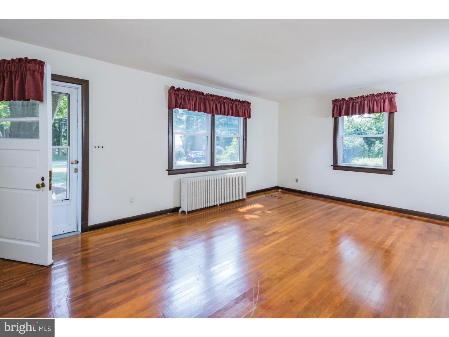 105 Blackwell Road Pennington, NJ 08534 - Photo 2 of 25