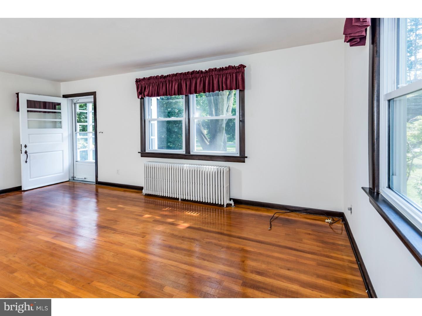 105 Blackwell Road Pennington, NJ 08534 - Photo 3 of 25