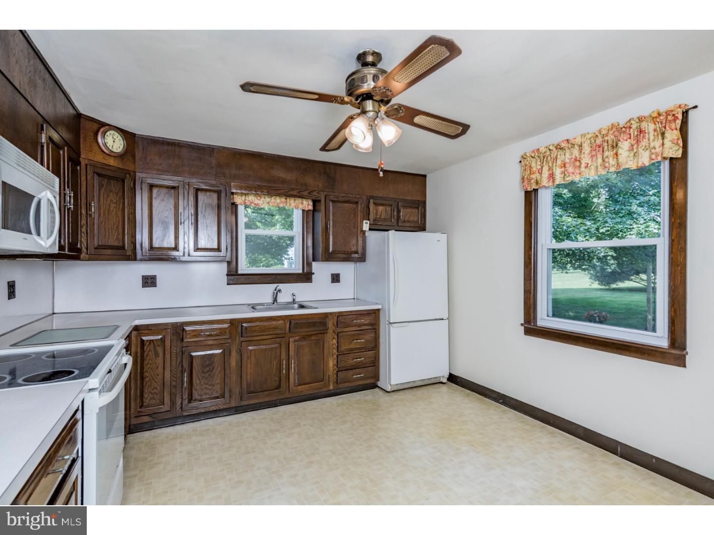 105 Blackwell Road Pennington, NJ 08534 - Photo 5 of 25
