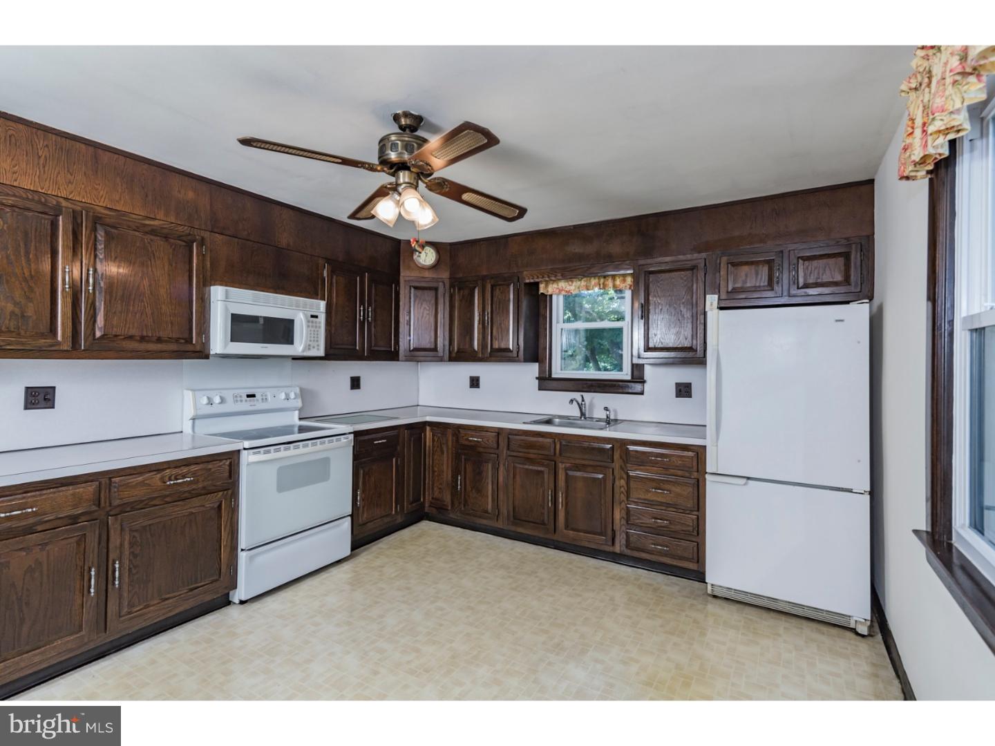 105 Blackwell Road Pennington, NJ 08534 - Photo 6 of 25