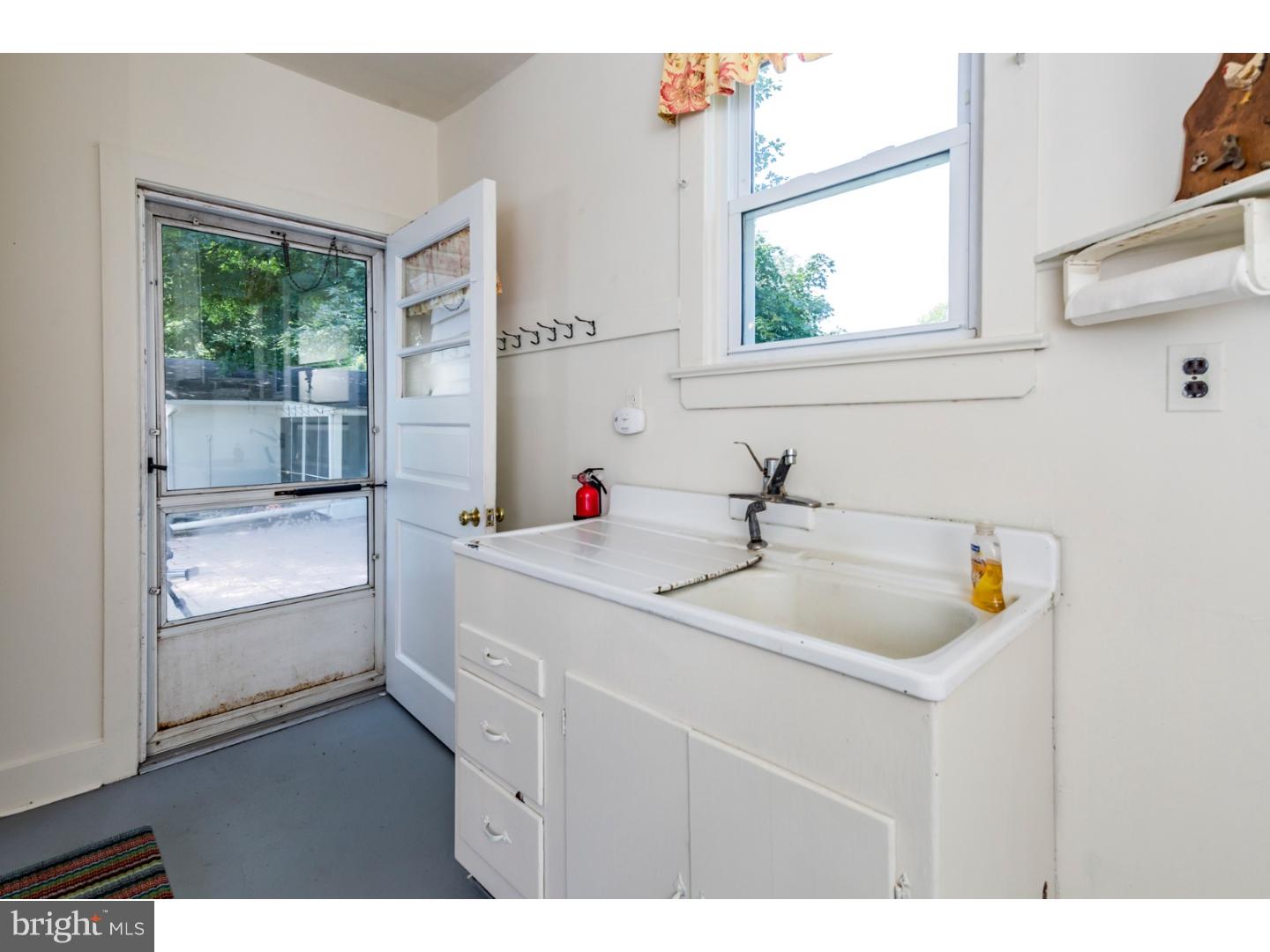 105 Blackwell Road Pennington, NJ 08534 - Photo 8 of 25