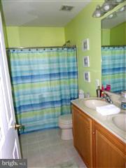 7811 Longridge Road Baltimore, MD 21236 - Photo 14 of 17 Bath