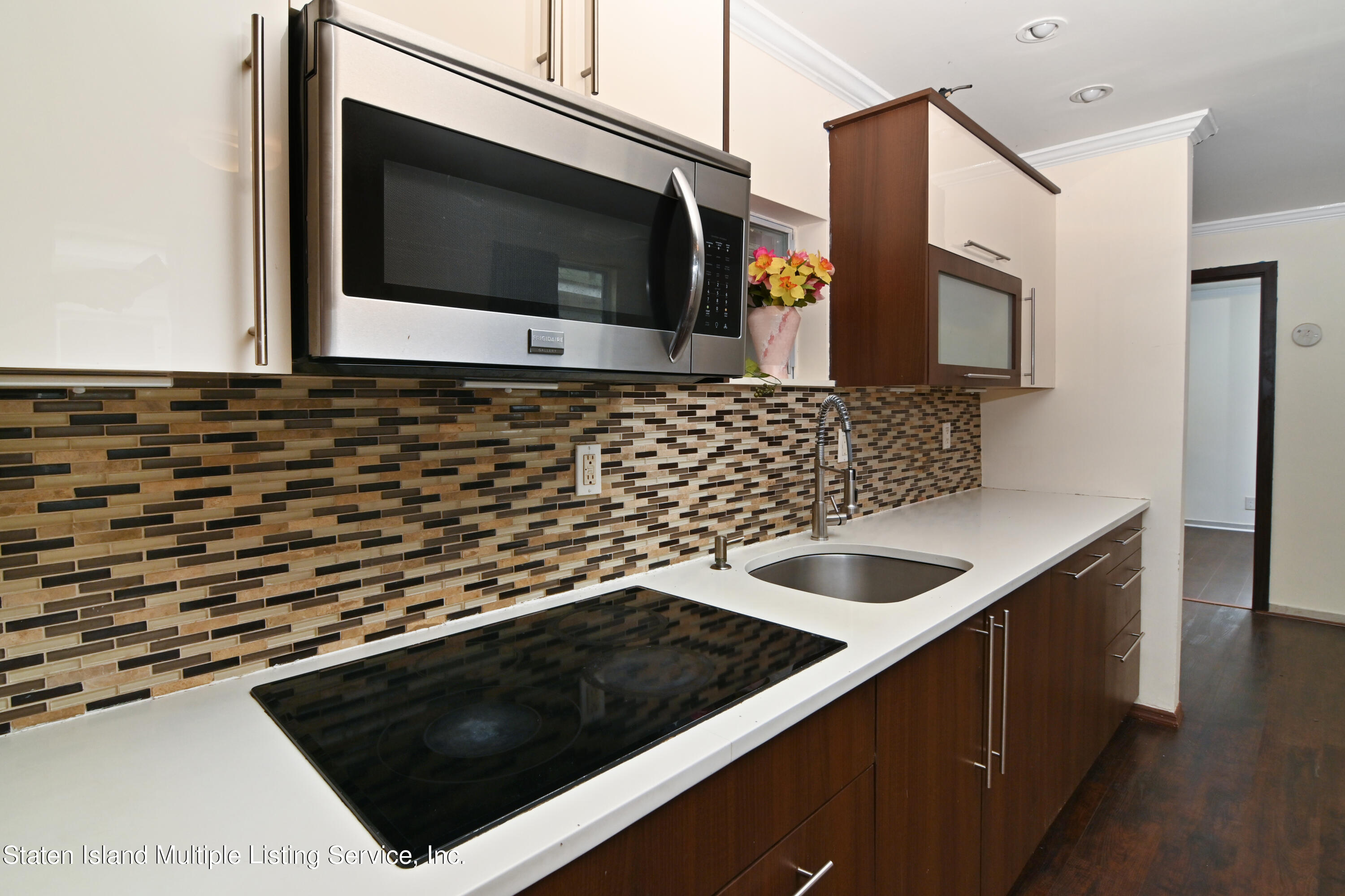 109 Mapleton Avenue Staten Island, NY 10306 - Photo 4 of 14 IMG_2572