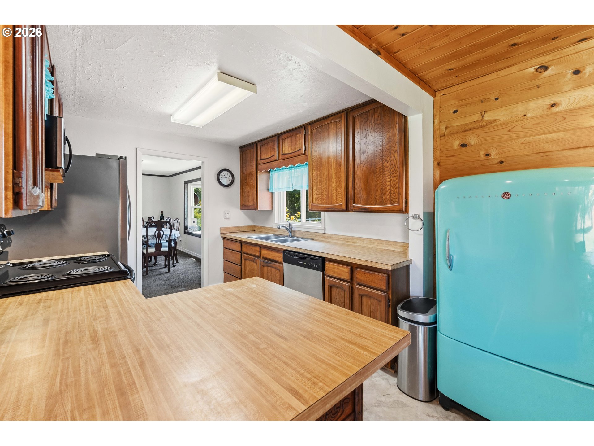 51520 Pioneer Road Bandon, OR 97411 - Photo 11 of 47