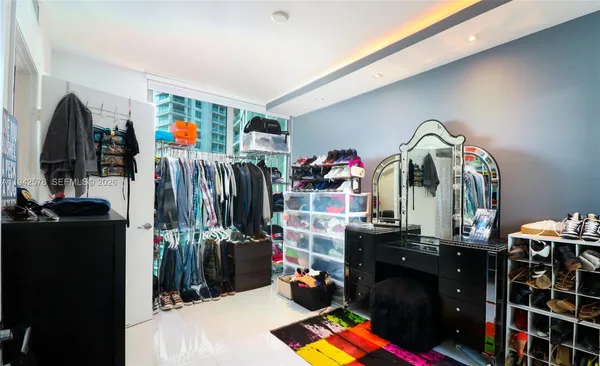 $3,950 | 92 Southwest 3rd Street, Unit 3005, Miami, FL 33130