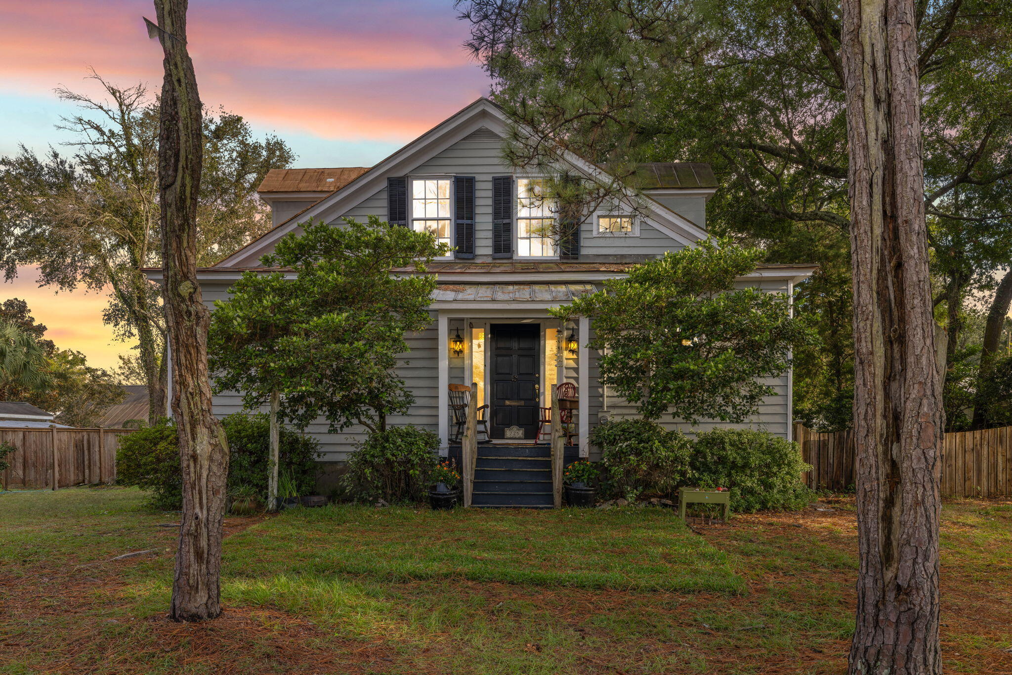 725 King Street Mount Pleasant, SC 29464 - Photo 2 of 51 1-web-or-mls-Coastal RE photo - 725 King