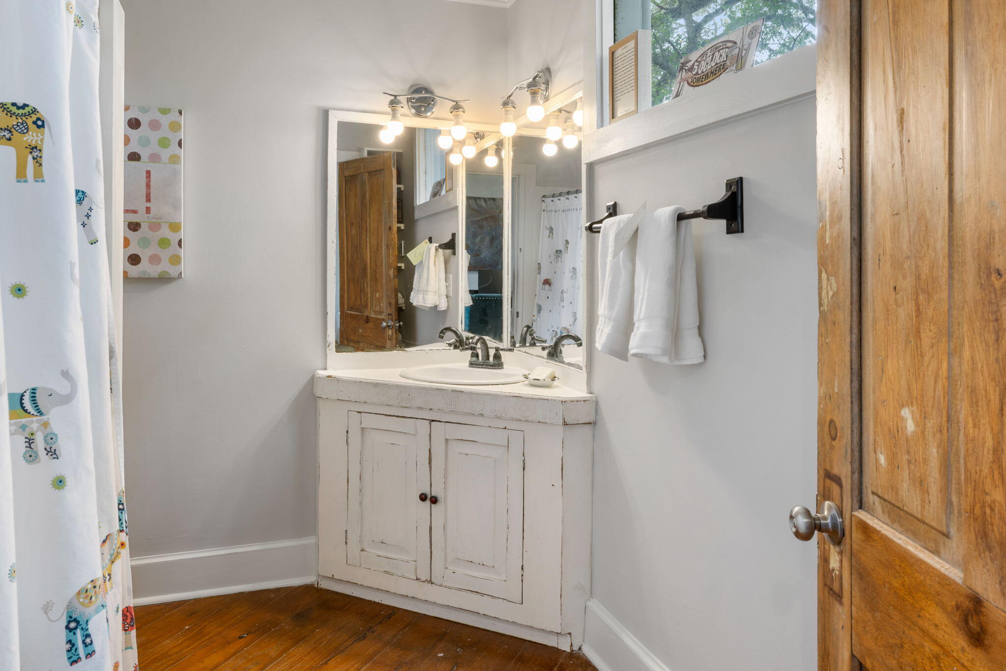 725 King Street Mount Pleasant, SC 29464 - Photo 26 of 51 28-web-or-mls-Coastal RE photo - 725 Kin
