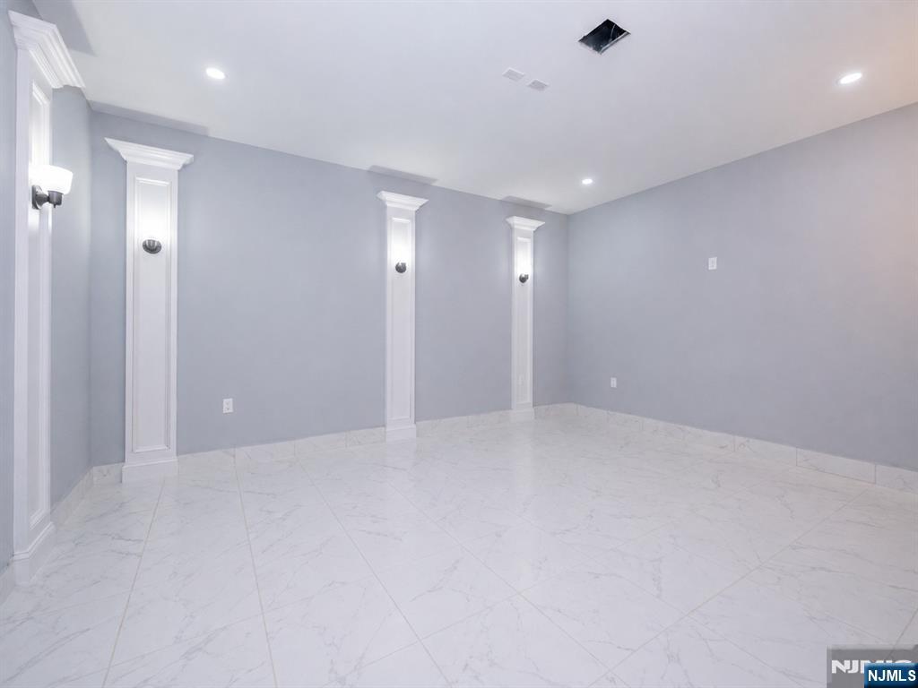 412 Gregory Road Paramus, NJ 07652 - Photo 40 of 45 Gallery Image 40
