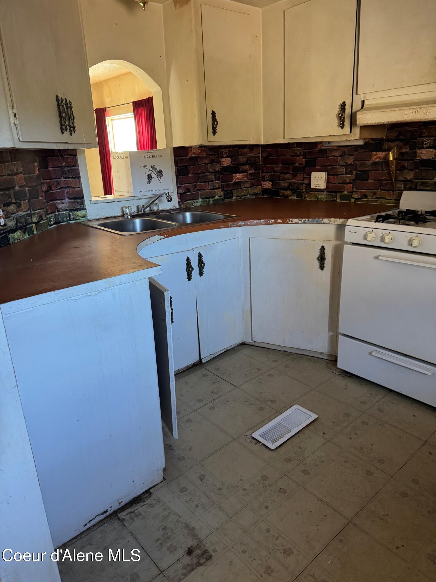 922 Cottonwood Road Priest River, ID 83856 - Photo 13 of 17 Kitchen