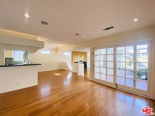 $7,175 | 3392 McLaughlin Avenue, Los Angeles, CA 90066